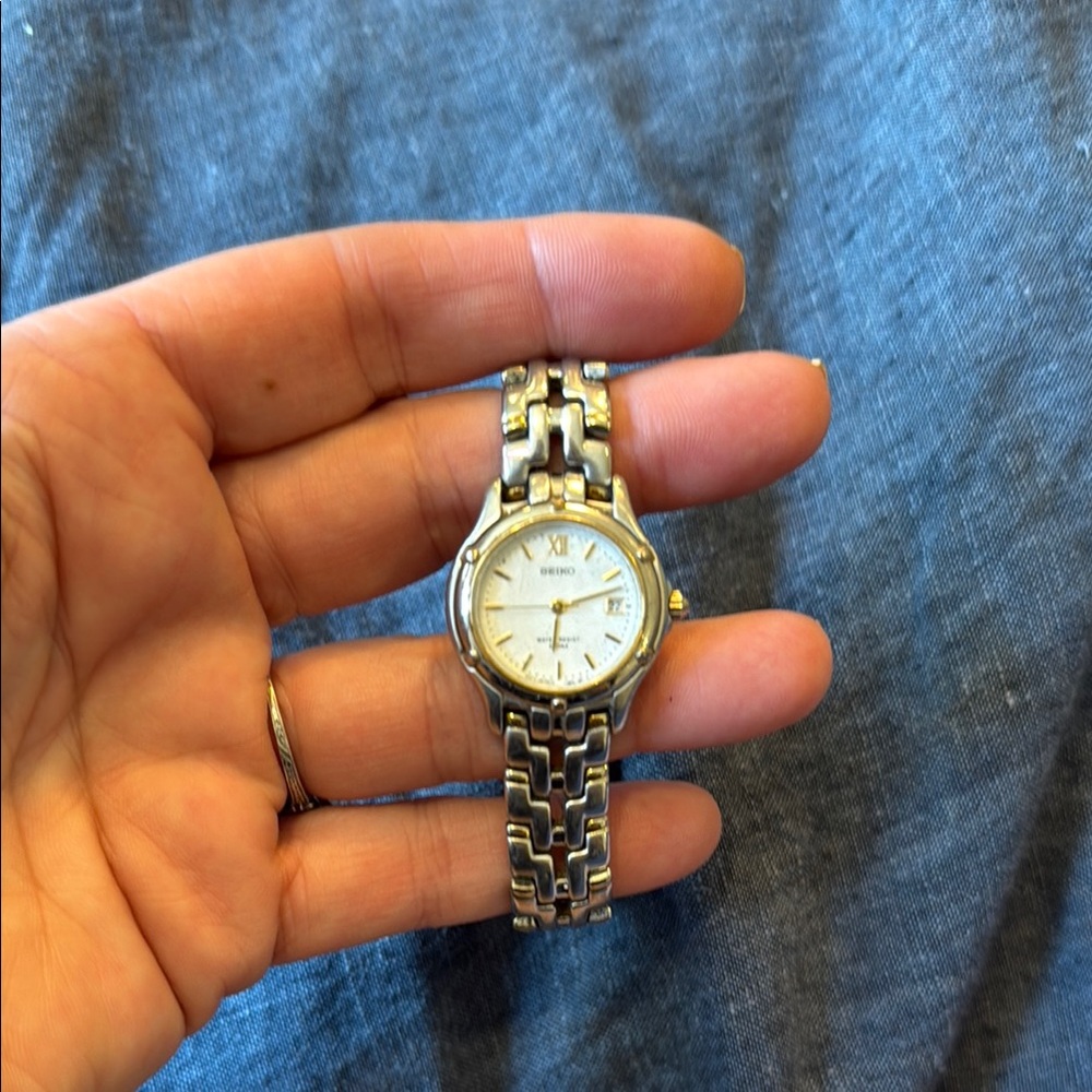 Seiko Silver Dress Watch with Polished Finish